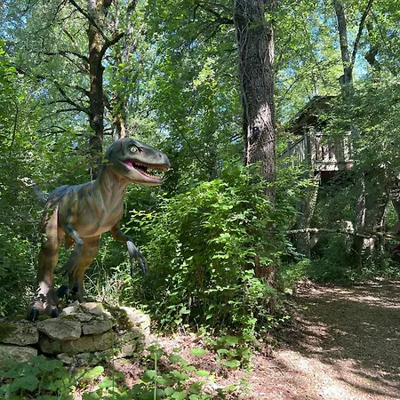 La Perchee Jurassic Lavaurette