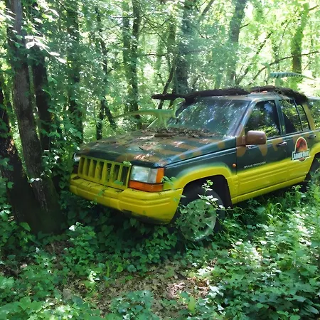 La Perchee Jurassic