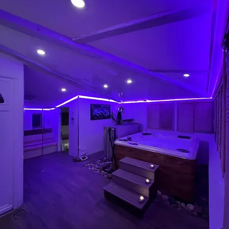 Ferienhaus La Perchee Jurassic *